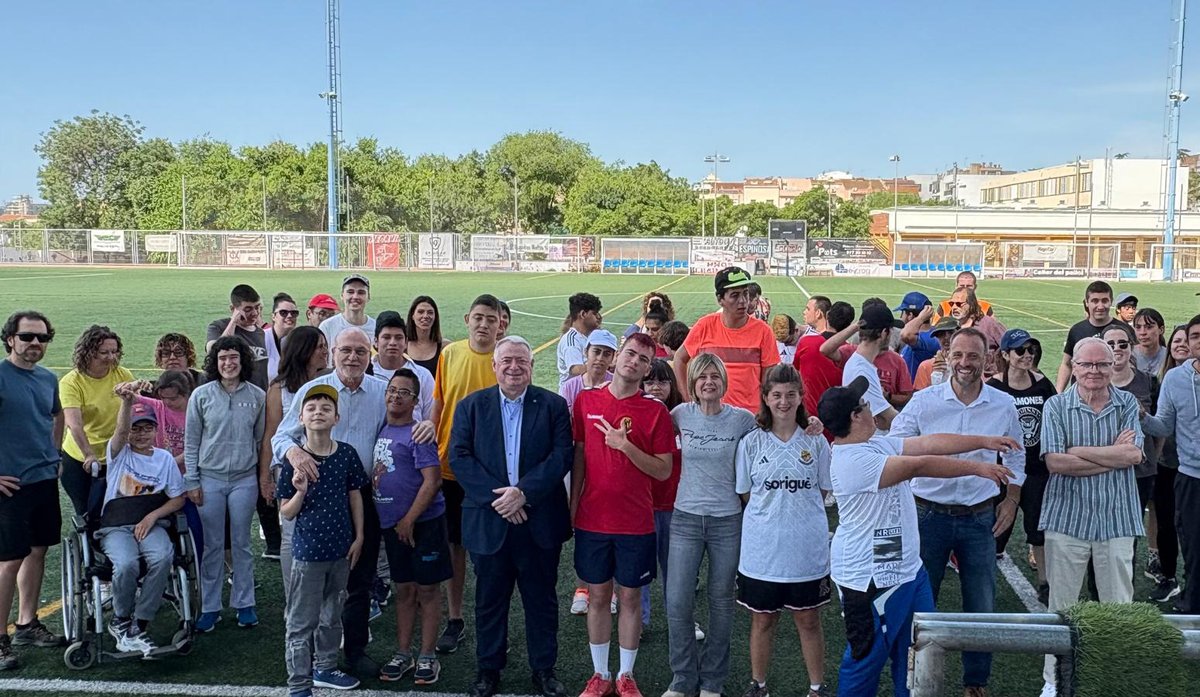 Dipta_cat's tweet photo. ⚽️🤹 Esport, joc, diversió, respecte, companyonia i solidaritat 👉Més de 80 alumnes dels 3 centres d'#EducacióEspecial de la Diputació s'apleguen a #laCanonja per celebrar la seva jornada esportiva de convivència
ℹ️https://t.co/w8WaRldvd0
#CEEAlba #CEESantJordi #CEESantRafael https://t.co/YLAbNX6HRL