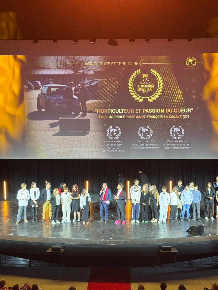 ParcoursMétiers.tv (@parcours_metier) on Twitter photo 🏆 Félicitations aux lauréats de #JeFilmeLeMétierQuiMePlaît ! 🌾
🥇 CLAP D’OR - Horticulteur et Passion du Cœur - Lycée agricole privé Saint-François- La Cadène (Fondation d'Auteuil)
👏 Merci à <a href="/CreditMutuel/">Crédit Mutuel</a> pour son soutien aux jeunes talents du monde agricole ! 🏆 Félicitations aux lauréats de #JeFilmeLeMétierQuiMePlaît ! 🌾
🥇 CLAP D’OR - Horticulteur et Passion du Cœur - Lycée agricole privé Saint-François- La Cadène (Fondation d'Auteuil)
👏 Merci à <a href="/CreditMutuel/">Crédit Mutuel</a> pour son soutien aux jeunes talents du monde agricole !