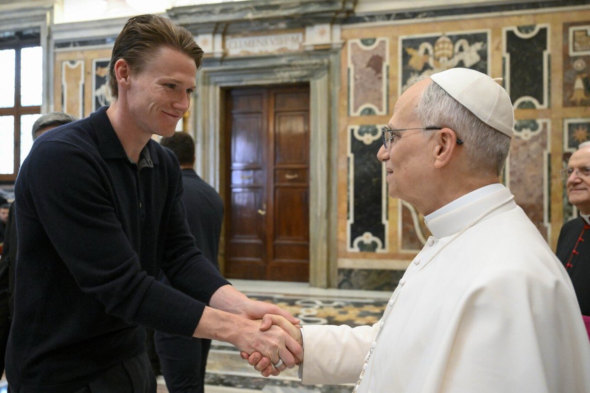 AndrewDampf's tweet image. Not so fast Roma fans: Pope Leo XIV casts mystery on which soccer team he supports apnews.com/article/napoli…