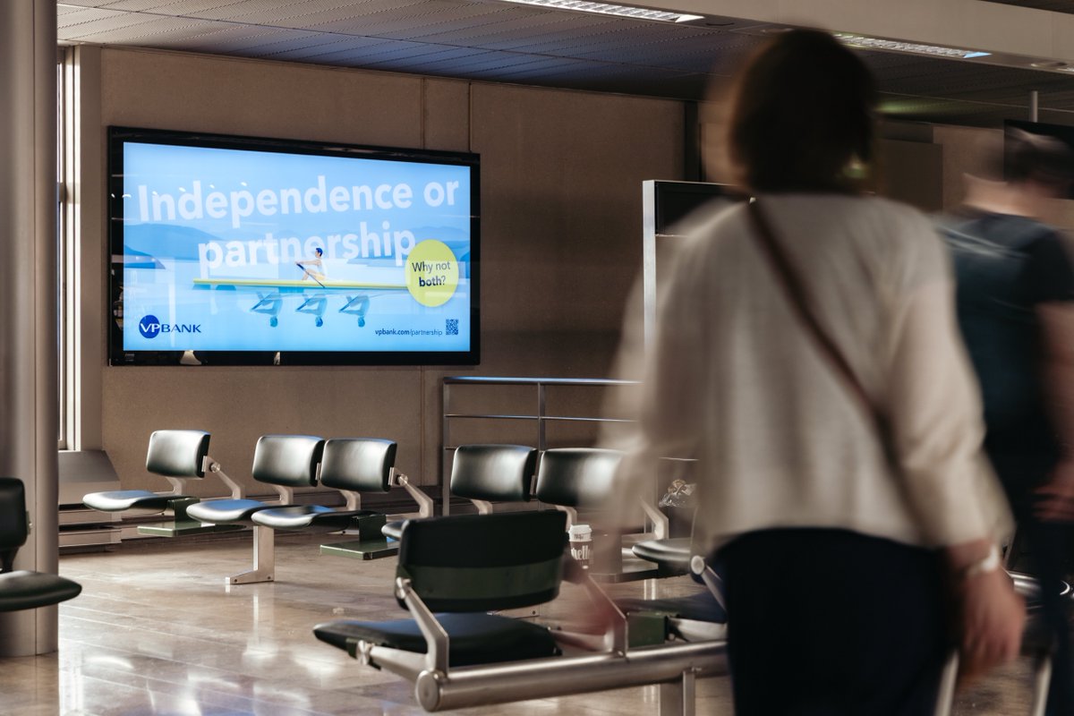 𝗢𝘂𝗿 𝗯𝗿𝗮𝗻𝗱 𝗶𝘀 𝗽𝗿𝗲𝘀𝗲𝗻𝘁 𝘄𝗵𝗲𝗿𝗲 𝗽𝗲𝗼𝗽𝗹𝗲 𝗮𝗿𝗲 𝗼𝗻 𝘁𝗵𝗲 𝗺𝗼𝘃𝗲 – 𝗮𝘁 𝗭𝘂𝗿𝗶𝗰𝗵 𝗔𝗶𝗿𝗽𝗼𝗿𝘁 🛫

🔵 In collaboration with Co Agency, we have created eye-catching posters – at a place that is passed through by over 7 million passengers every year.