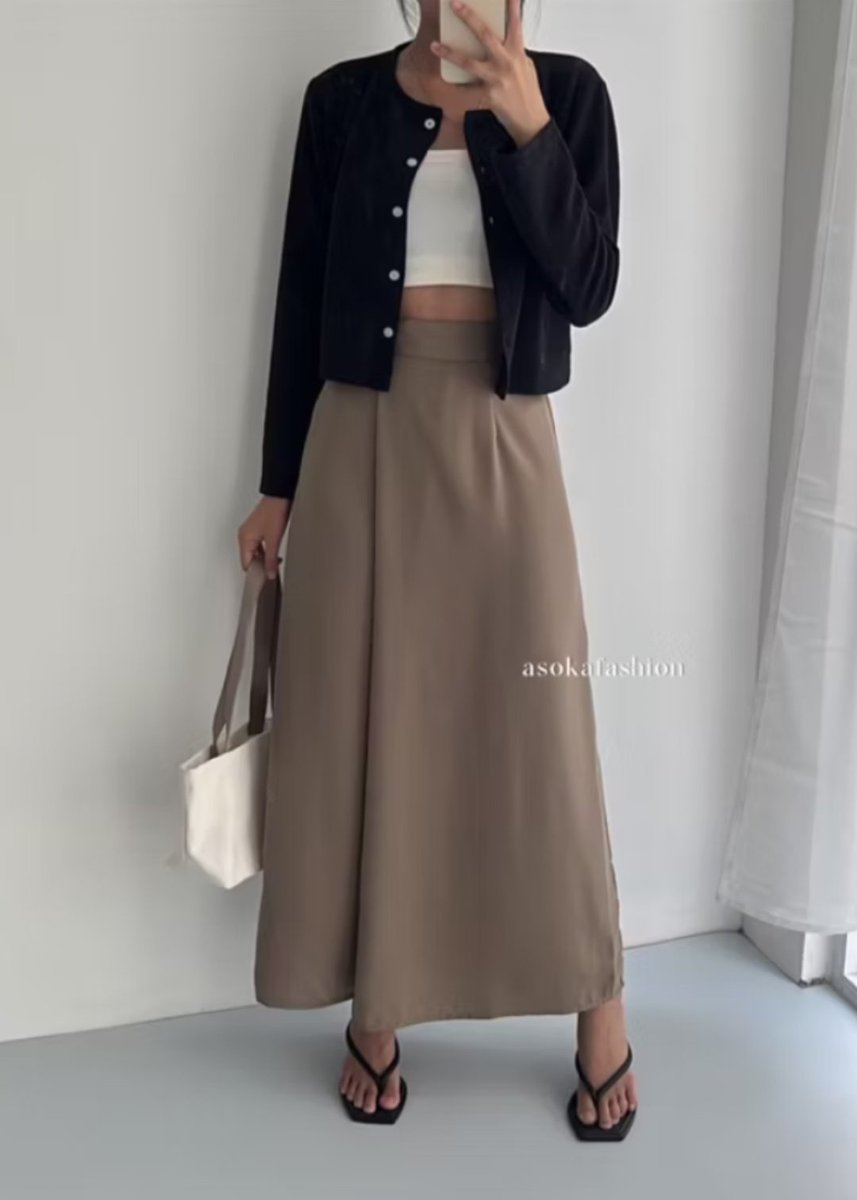 chewgyuuu's tweet photo. yang lagi cari rok panjang masihh baru nih waktu itu aku salah beli warna, aku jual 55k aja nihh dari dom jatim https://t.co/qhp8e2mt4q