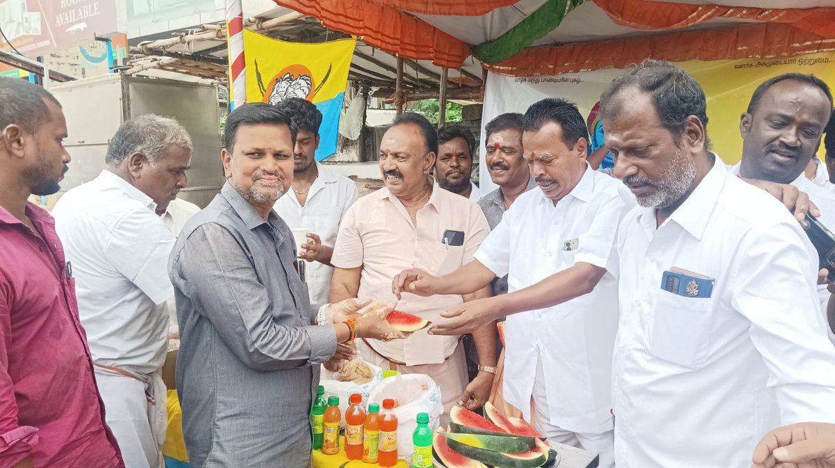 agamudayar2021's tweet image. அகமுடையார் சங்க தலைவர்
#நசெல்வதுரைகௌரவத் தலைவர்#அசிவஞானம், ஆகியோர்களின்வழிகாட்டுதலின்படி27-05-2025இன்று காலை12மணியளவில்திருவண்ணாமலைமாநகர்#கீழ்நாத்துர்மண்டலசார்பில்#தண்ணீர்பந்தல்திறப்புவிழாஅவர்களின்ஏற்பாட்டில்தண்ணீர்பந்தல்திறப்புவிழாநடைபெற்றதுஇங்கனம்அகமுடையார்சங்கம் திருவண்ணாமலை