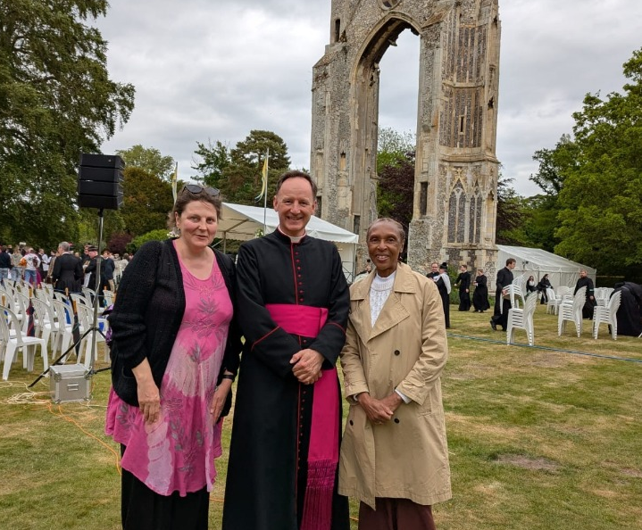 Walsingham Pilgrims from the Minster.

#WalsinghamPilgrimage #PilgrimsOnTheJourney #CroydonMinster #FaithInMotion
#WalkingInFaith #MinsterPilgrims #WalsinghamJourney #SacredPlaces #SpiritualPilgrimage #Pilgrimage2025