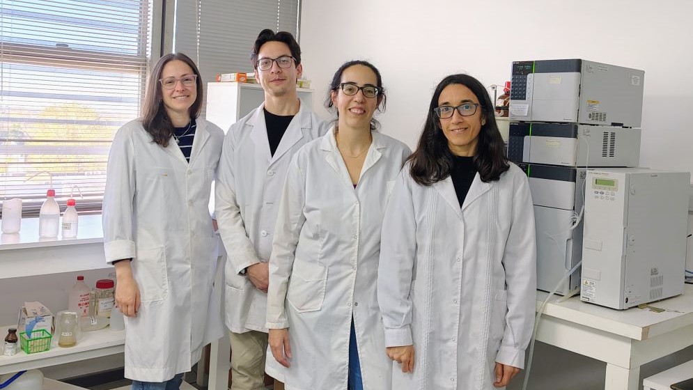 Alerta manicura: una investigación del #CONICET #LaPlata advierte sobre el daño en moléculas de la piel que podrían provocar las lámparas de secado de esmalte de #uñas

👉linktr.ee/conicetlaplata