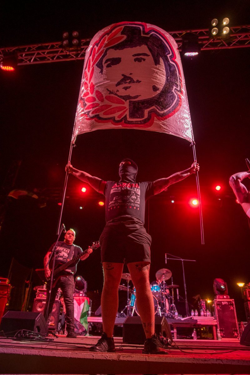 El pasado sábado, miles de antifascistas nos congregamos en Alcorcón para rendir homenaje a Richard.
Gracias a todas las personas que colaboraron para hacer posible un evento de esta dimensión.
Es un orgullo poder seguir organizándonos en el barrio junto a vosotrxs.
RICHARD VIVE