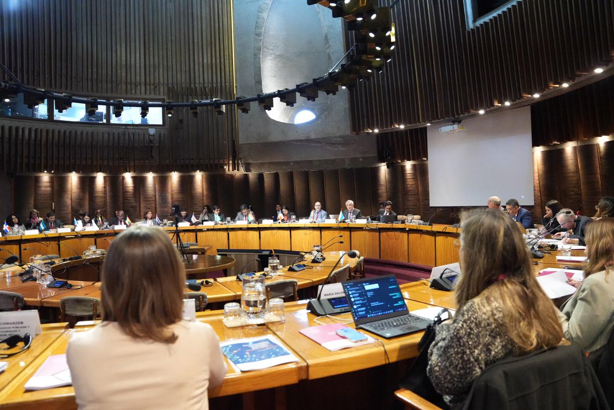 ECLAC (@eclac_un) on Twitter photo Second session of XXXVII Regional Seminar on #FiscalPolicy is starting soon with panel of international organizations, including experts from <a href="/IMFNews/">IMF</a> <a href="/AgendaCAF/">CAF</a> @OECDDev <a href="/OECDtax/">OECD Tax</a> <a href="/the_IDB/">Inter-American Development Bank</a> <a href="/WorldBank/">World Bank</a> <a href="/CIATorg/">Secretaría Ejecutiva</a> and #ECLAC.
Follow it live 📺 bit.ly/3zMaXhp Second session of XXXVII Regional Seminar on #FiscalPolicy is starting soon with panel of international organizations, including experts from <a href="/IMFNews/">IMF</a> <a href="/AgendaCAF/">CAF</a> @OECDDev <a href="/OECDtax/">OECD Tax</a> <a href="/the_IDB/">Inter-American Development Bank</a> <a href="/WorldBank/">World Bank</a> <a href="/CIATorg/">Secretaría Ejecutiva</a> and #ECLAC.
Follow it live 📺 bit.ly/3zMaXhp