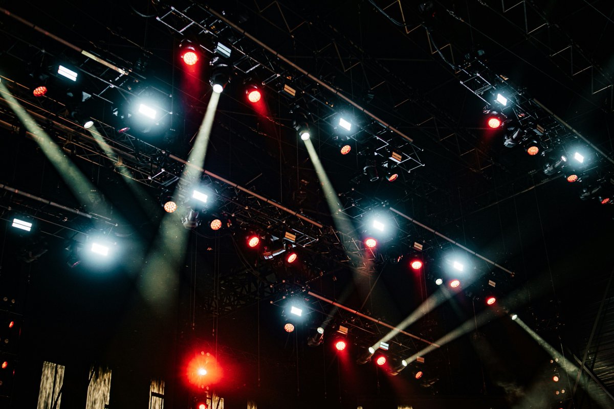 Join our team and bring light to unforgettable experiences! We're looking for a skilled Indoor Production Electrician to lead lighting crews, support design teams, and bring expertise to indoor venue lighting for our dynamic festival programs.

Apply at ARTIDEA.ORG/jobs