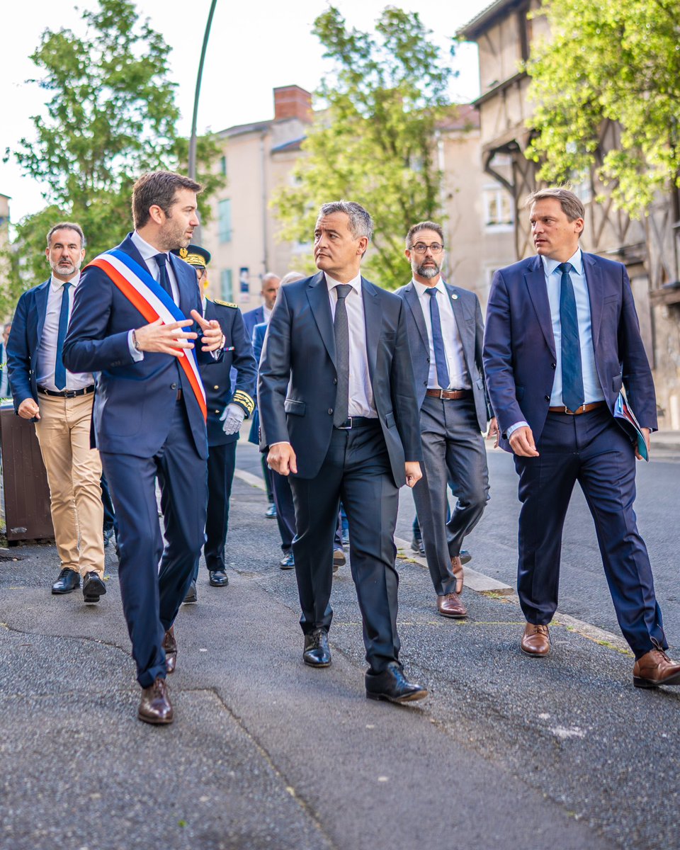 𝗥𝗘𝗧𝗢𝗨𝗥 𝗘𝗡 𝗜𝗠𝗔𝗚𝗘𝗦  | 𝗨𝗻𝗲 𝗷𝗼𝘂𝗿𝗻𝗲́𝗲 𝗵𝗶𝘀𝘁𝗼𝗿𝗶𝗾𝘂𝗲 𝗽𝗼𝘂𝗿 𝗹𝗮 𝗝𝘂𝘀𝘁𝗶𝗰𝗲 𝗮̀ 𝗖𝘂𝘀𝘀𝗲𝘁 ! 

Ce matin, le Ministre de la Justice, Gerald Darmanin, était en visite officielle à Cusset pour annoncer la construction du nouveau Palais de justice.