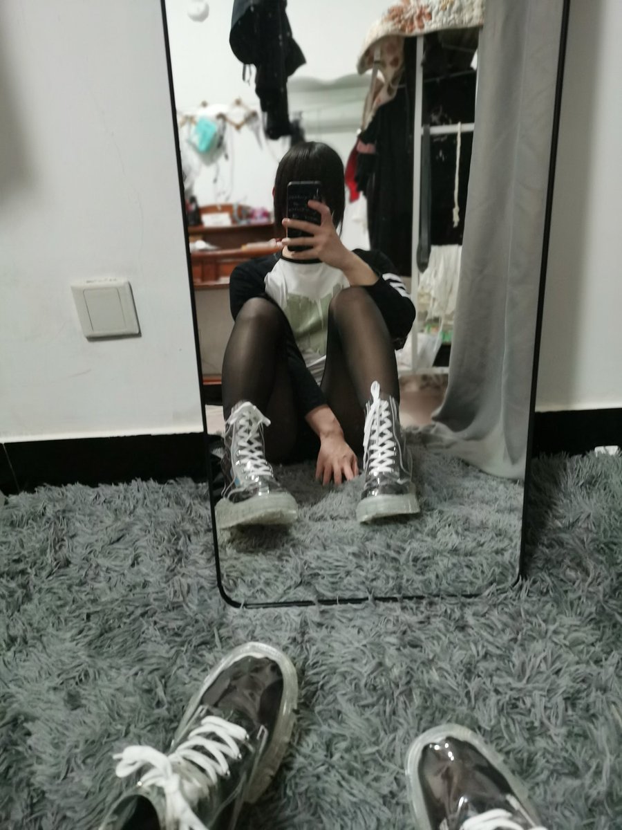 Gray_spectrum's tweet photo. 是黑丝和透明饭盒（
#黑丝 https://t.co/dA2vcQRfLZ
