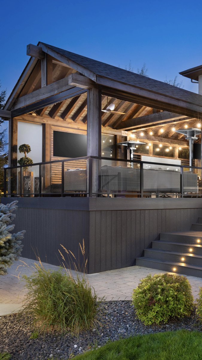 bluechipdecks's tweet photo. Here! Sexy Decks For You You View #wpg  #manitoba #winnipeg #exploremb #landscapeideas #deckideas #backyardgoals https://t.co/79zQbEZXmh