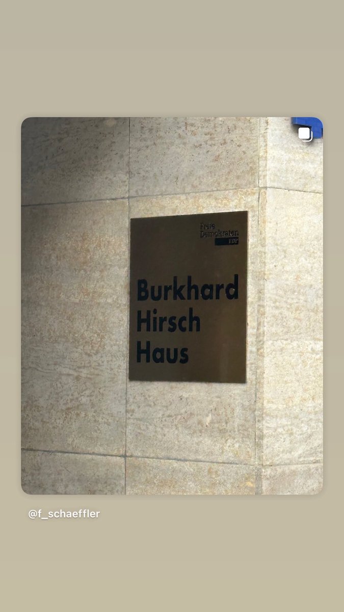 Heute wurde die FDP-Landesgeschäftsstelle in einer sehr schönen Feierstunde in Burkhard-Hirsch-Haus umbenannt. Burkhard Hirsch hatte mich beim Euro-Mitgliederentscheid aktiv unterstützt. Dafür bin ich ihm sehr dankbar. Als es 2012 darum ging, die über 100 Veranstaltung zum
