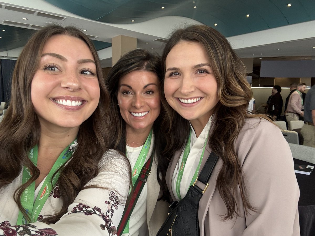 SERVPROofSEMC's tweet photo. Renee had a wonderful time at SERVPROβs Commercial Sales Summit in Baltimore ππ§‘ The strength of our SERVPRO brand is what sets us apart! π
#alwayslearning #alwaysgrowing #restoration #cleaning #servpro #servprocss #commercialsalessummit #servprostrong #baltimore https://t.co/moV0imVdGs
