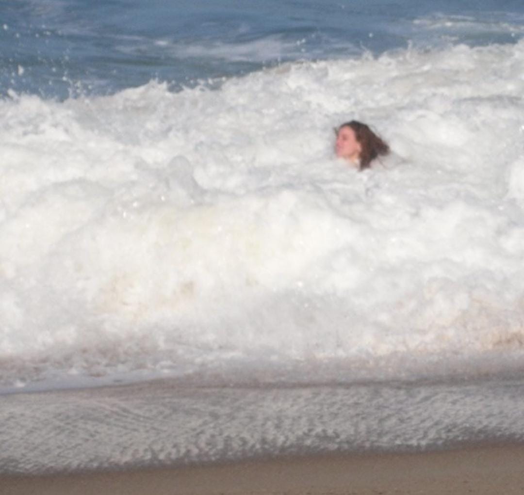 stagebiazin's tweet image. descer pra praia, pular na onda