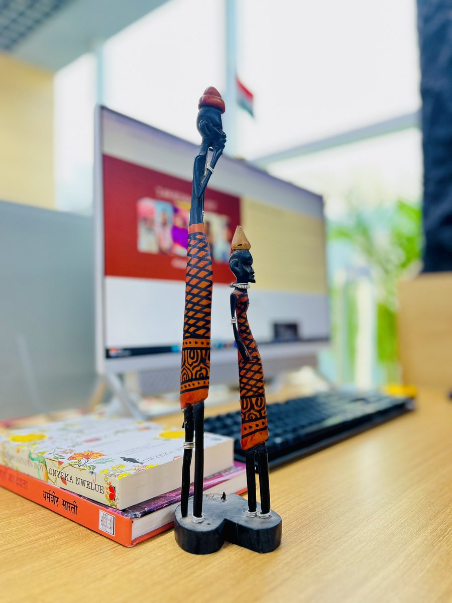 AcOfIndia's tweet image. African Centre of India celebrates the Masai culture &amp;amp; their way of living with this beautiful hand carved wooden statue of a Masai tribe, generally found in Kenya and other parts of Africa.

#Africa #Masai