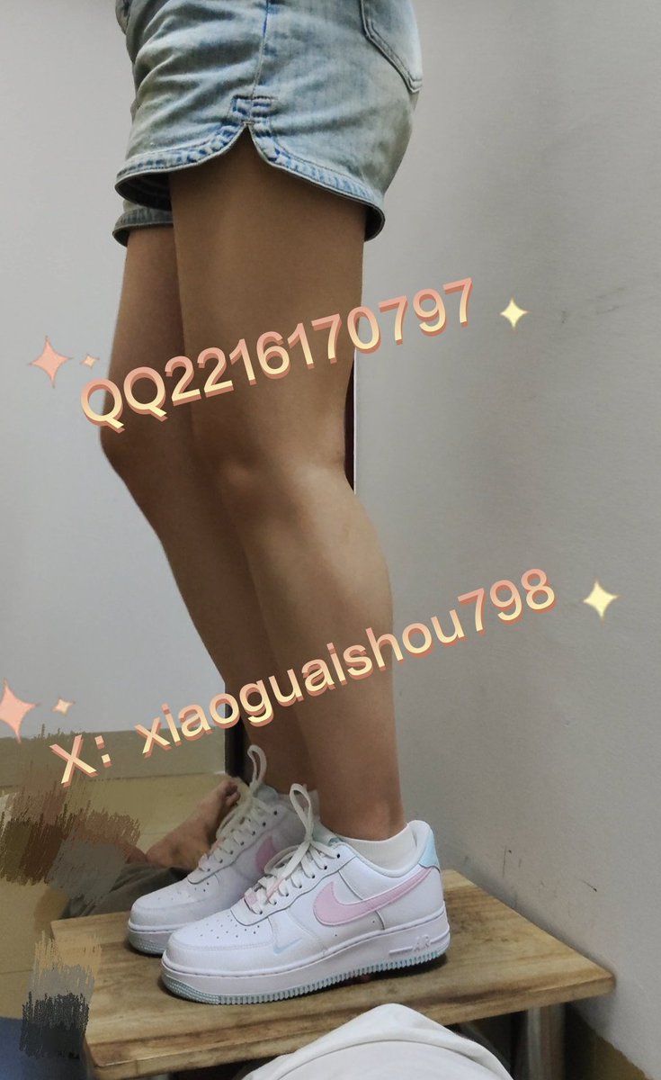 素人小姐姐空军全体重隔板踩鸡。完整版的私聊购买，进群。电报：t.me/xiaoguaishou798。
#踩阳 #全体重 #踩鸡  #踩踏  #隔板  #踩jj #虐阳 #trample #鞋交  #踩废 #踩烂 #跺踩 #碾踩 #sm #鞋底 #踩踏板 #跺屌  #贝壳头 #贝壳鞋 #恋足 #踩鸡鸡 #踩屌  #crush #素人 #大学生