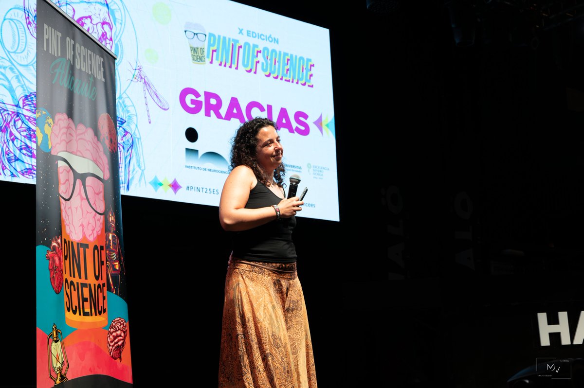 El personal investigador del <a href="/NeuroAlc/">Instituto de Neurociencias UMH-CSIC</a> ha participado un año más en <a href="/pintofscienceES/">Pint of Science ES</a> #PINT25ALC 👏
Andrés Fuentes, Inmaculada Cuchillo y Carla Crespo llevaron la ciencia al <a href="/pynchonCo/">Librería Pynchon&Co</a> de #Alicante y al Hälo Club de #SantVicentdelRaspeig.
📸 María José Verdú Polvorinos