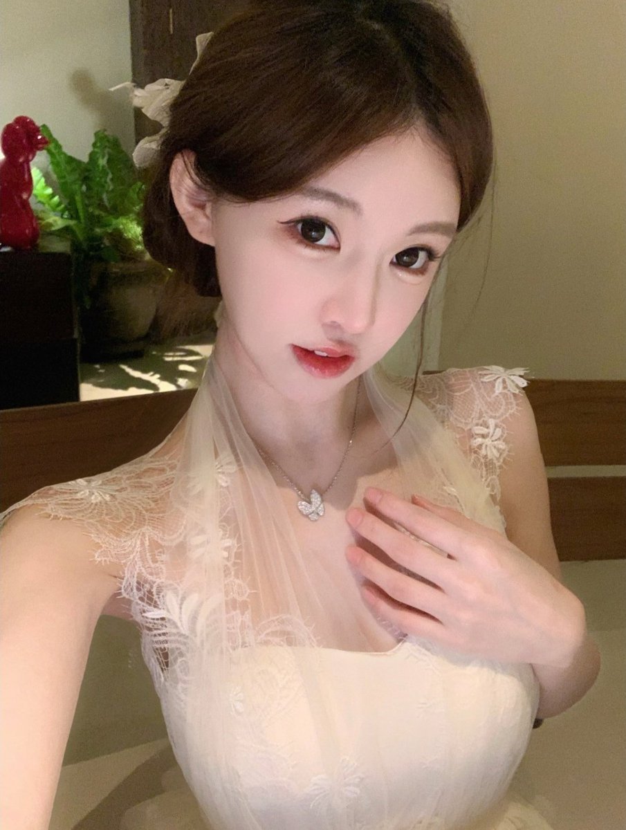gnhuang82's tweet photo. 你的眼神里充满了月光 https://t.co/lqY82yDkyC