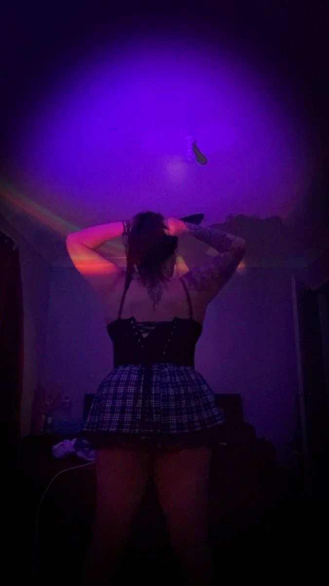 Lady_Lilith89's tweet photo. Want to make her notice you? Send her your bonus! #findom #findomgodess  #domme #goodboy #goddess #tribute #NSFW https://t.co/RvhWnwi9dY