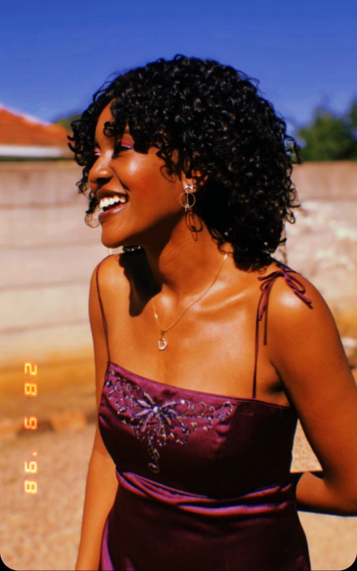 chichicelest's tweet image. 👑Ruth 3:3 - Anoint yourself with perfume, put on your best garments and go down to threshing floor.✨️

Wedding szn💌

📸👗 @I_phyl_you

#Chioniso #poetry  #WeddingGuest