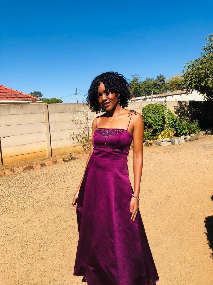 chichicelest's tweet image. 👑Ruth 3:3 - Anoint yourself with perfume, put on your best garments and go down to threshing floor.✨️

Wedding szn💌

📸👗 @I_phyl_you

#Chioniso #poetry  #WeddingGuest