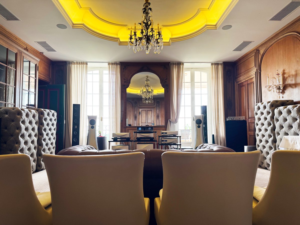 dCSonlythemusic's tweet photo. We were delighted to introduce #dCSVarèse to #Switzerland this May with our friends and partners HIFI Lausanne &amp; PPL Audio…

Request a private demo of dCS Varèse in Switzerland: https://t.co/pgvQ1GFdUl

#Cheserex https://t.co/3acwK1LITH