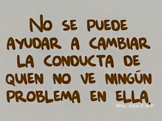 ¿Convives con alguien que no reconoce el daño que causa?

– Nombra cómo te sientes sin atacar.
– Cuida tus límites.
– No esperes el cambio: empieza por ti.
– Aprende a compartimentar.
– Elige cuándo hablar y cuándo soltar.

El descanso emocional también se construye con límites.