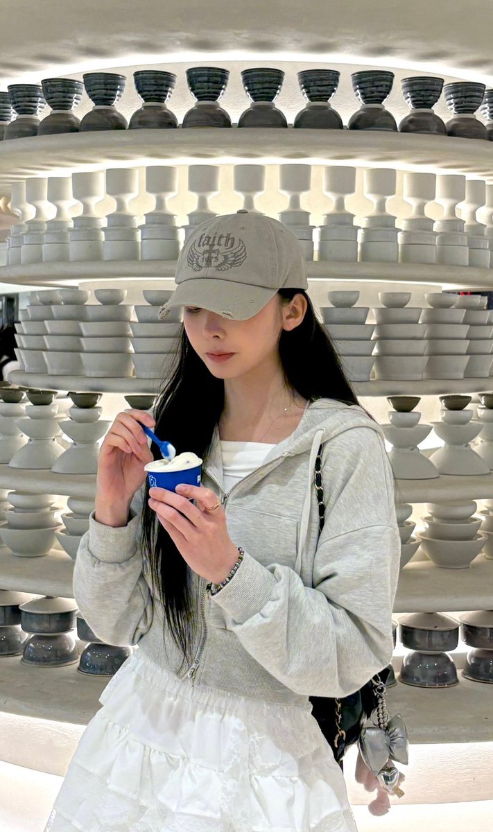 bwbstage's tweet photo. [📸] 250518 - Gowoon Bstage Post 1/2

Enjoy the rest of the weekend and have a delicious dinner😍

#BEWAVE #비웨이브 #GOWOON #고운 https://t.co/oZDb8TrDQE