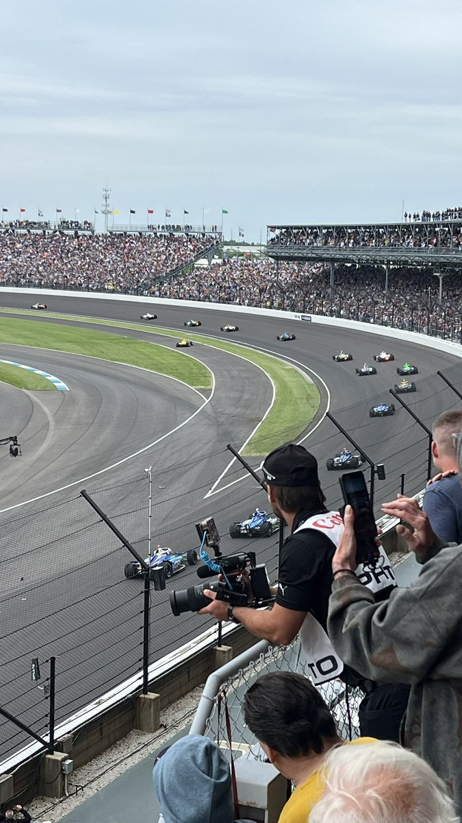gason's tweet photo. @alecmets2011 @_DeJota @tonydindy Sat in Penthouse 4 this year. Had all the benefits of this video but could see the front stretch all the way to turn 1 exit. https://t.co/U9OyXfuAfW