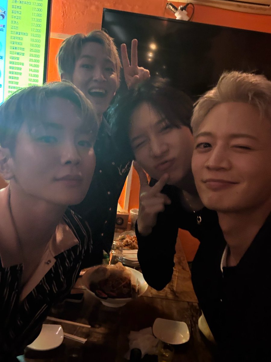 FINALLY THE SHINEE DRUNK SELFIE WE ALL ASKED FOR