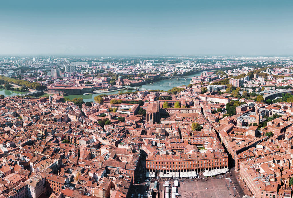 Toulouse, habitée dès 4500 av. J.-C., révèle ses villages fortifiés néolithiques (Chasséen), ses tombes riches et ses débuts d’Âge du bronze avec or et épées. Une histoire millénaire fascinante
✒️Maïténa Sohn Archéologue (CATM), TRACES UMR 5608
👉actu-culture.com/archeologie/la…