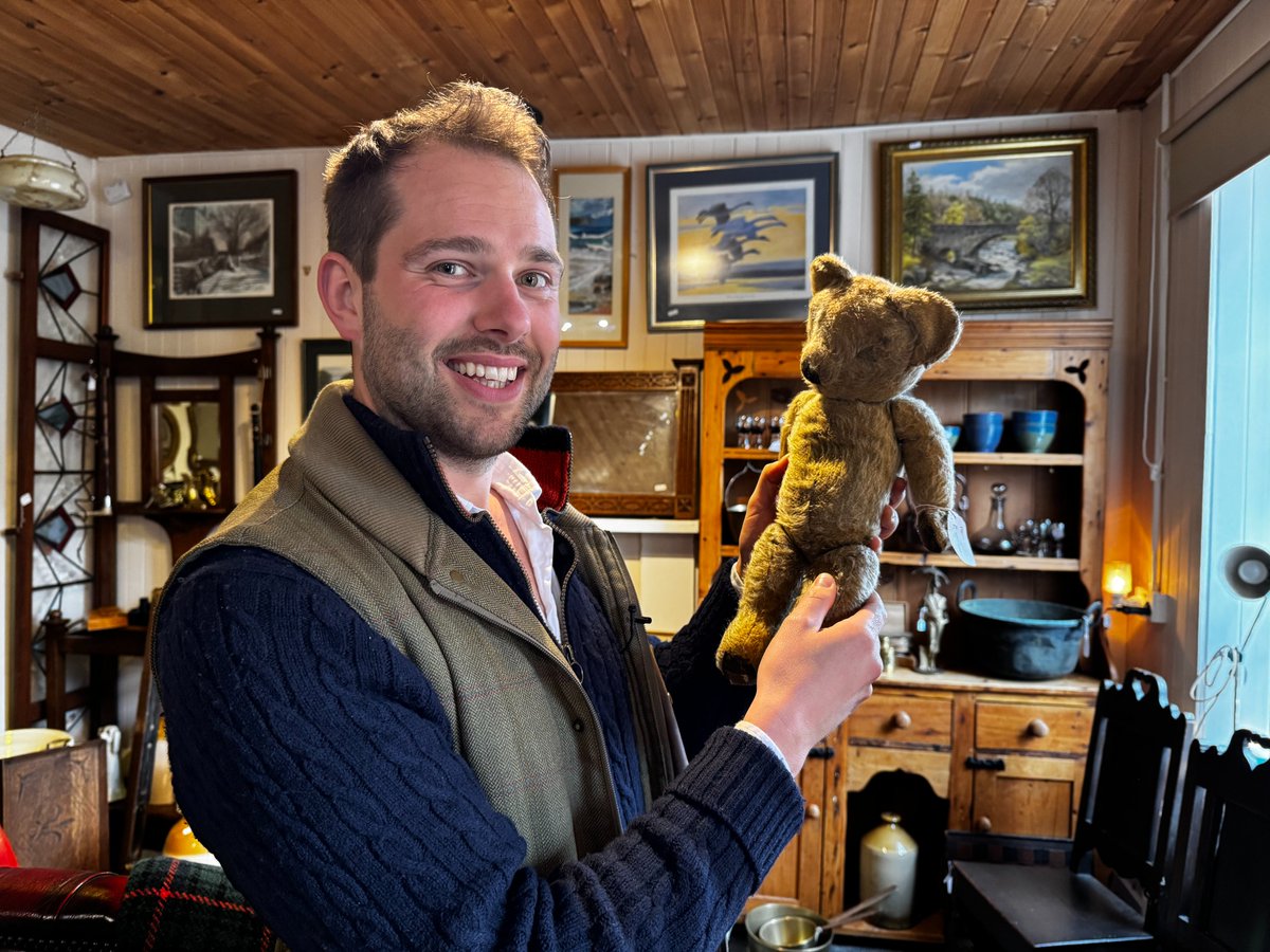 HAPPY BIRTHDAY <a href="/TimothyMedhurst/">Timothy Medhurst</a>! 🥳🎂
The road trip wouldn't be the same without you!