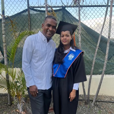 #NuevaFotoDePerfil Uno de esos días en que el corazón se quiere salir del pecho; el amor de papá Coral Marie celebra el fruto de muchos sacrificios y esfuerzos. Felicidades amor mío, que Dios bendiga y guarde tu vida por la eternidad. Gracias <a href="/ITLARD/">Instituto Tecnológico de las Américas</a> y <a href="/RafaelFliz/">Rafael J. Féliz García</a>