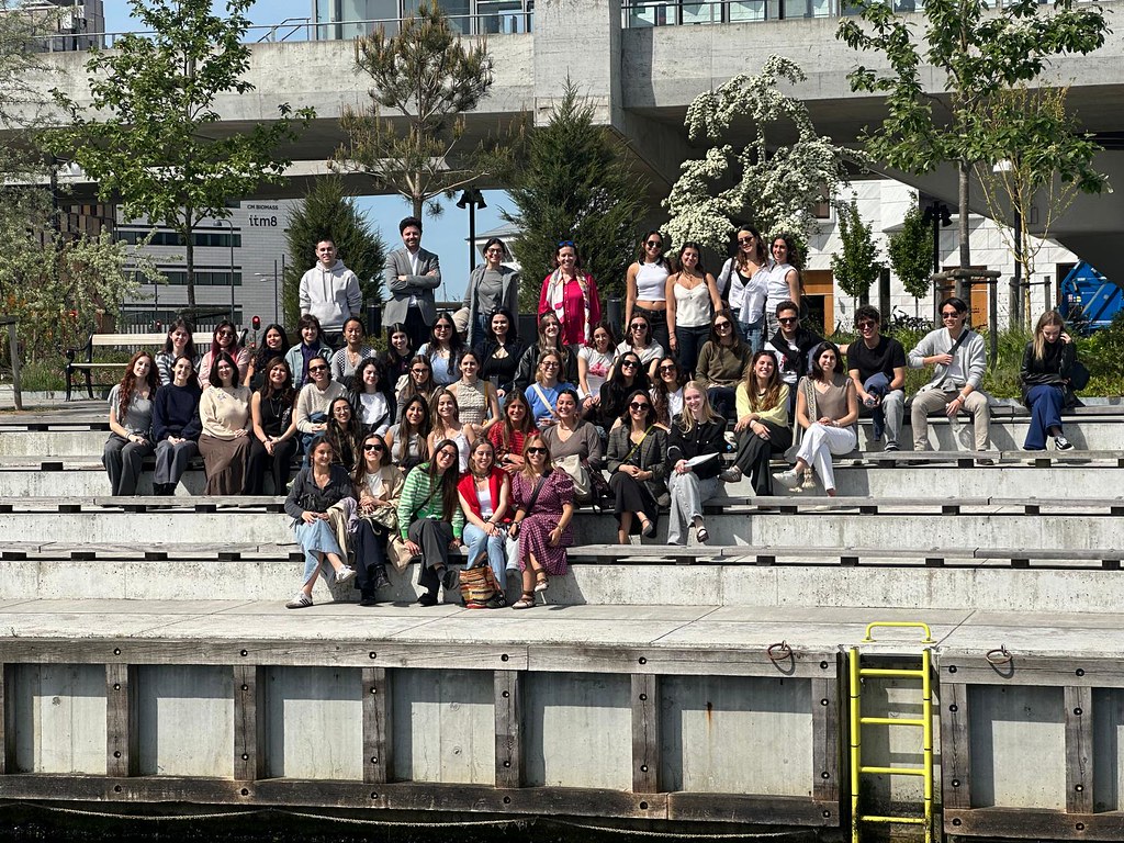 Los alumnos de 2º del Grado en Diseño realizaron una estancia académica en la ciudad de Copenhague, donde visitaron diversos lugares emblemáticos del diseño y la arquitectura ✈️👏. 

#viajeacadémico #etsaunav #diseñounav #museos 

LEER +: unav.edu/web/escuela-te…