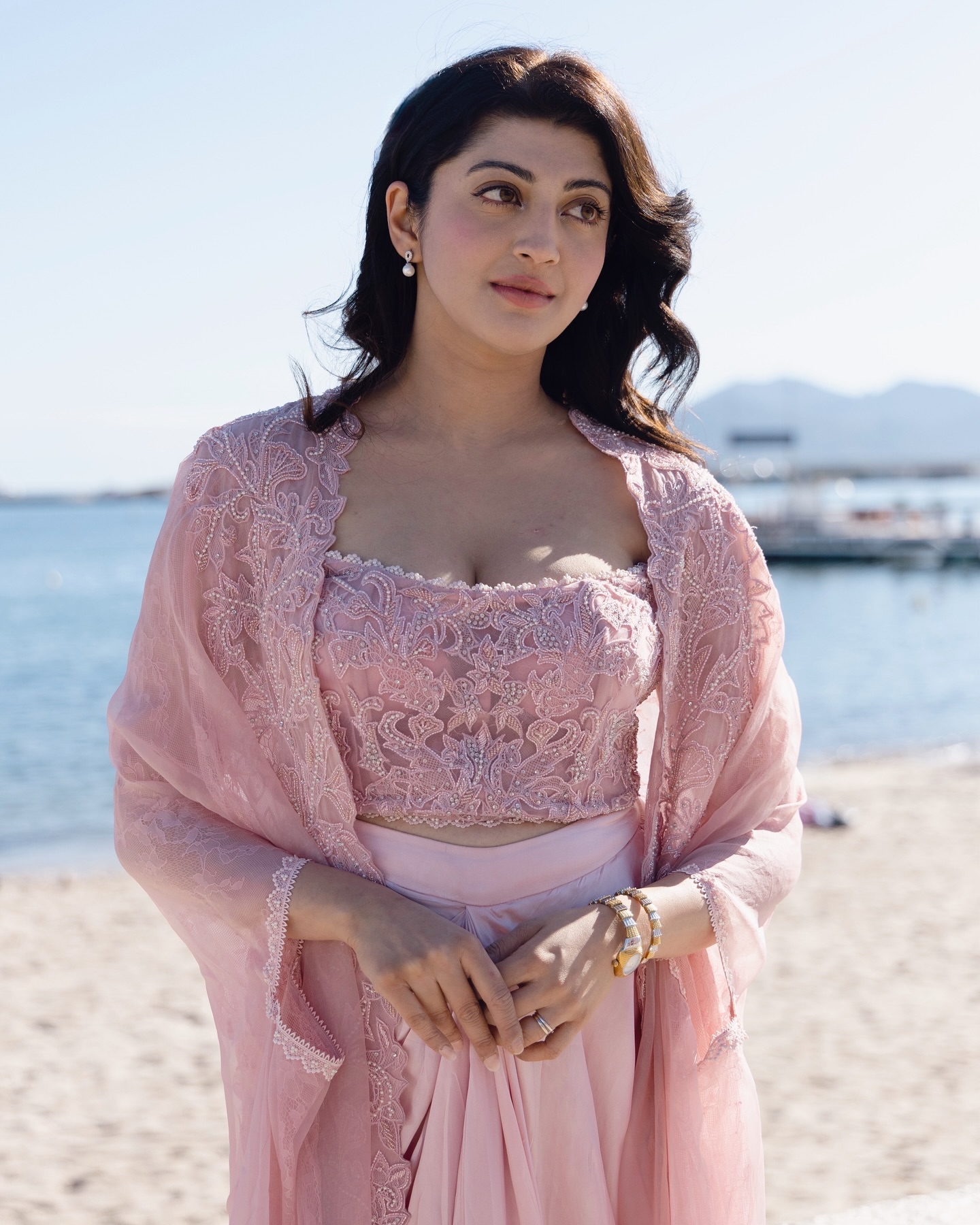 Gr9ZFQVXgAAJF1P?format=jpg&name=large