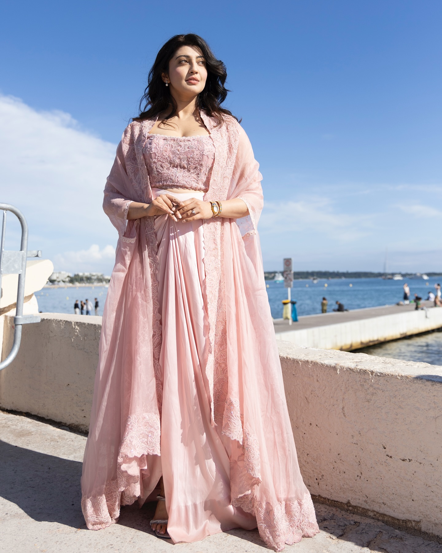 Gr9ZFWOWcAA_8aa?format=jpg&name=large