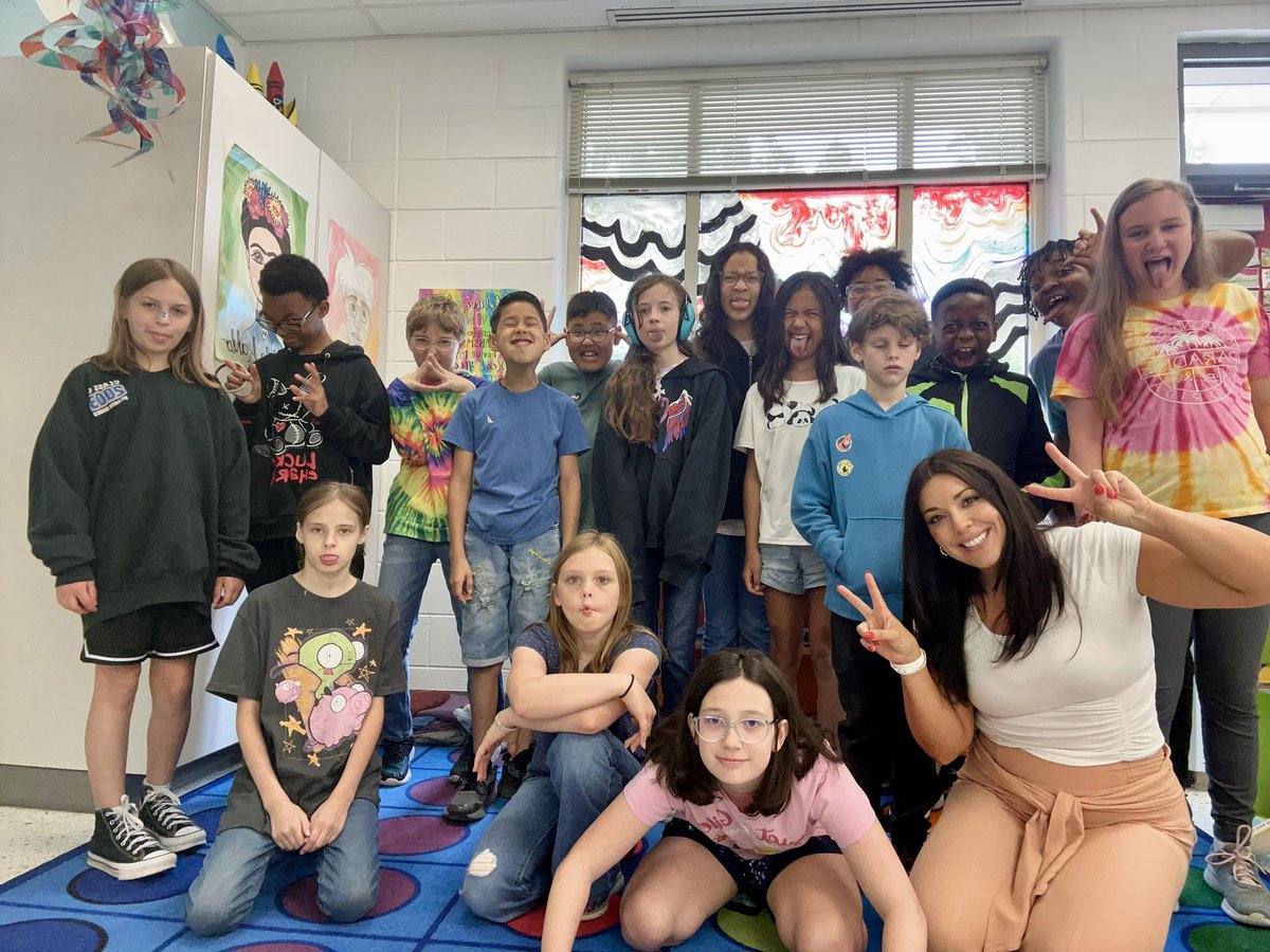 h_foxwell's tweet photo. Last day of Art Club Semester 2 for this fun group! 🎨Will miss this group next year. 🥲 @WoodchuckWorld https://t.co/RxiQRD1ag4