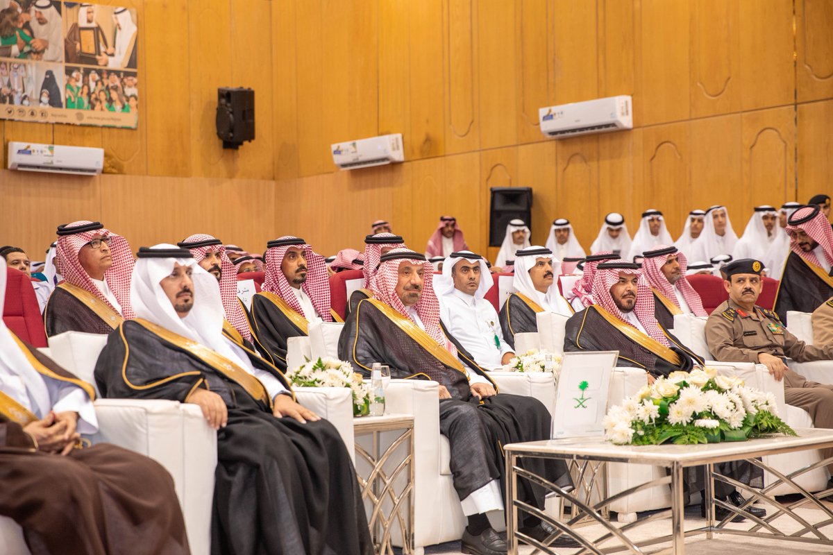 رعى صاحب السمو الأمير جلوي بن عبدالعزيز بن مساعد، أمير منطقة نجران، حفل ختام الأنشطة وتكريم الطلاب والطالبات المتميزين للعام 1446هـ، والذي نظمته الإدارة العامة للتعليم بمنطقة نجران.
#تعليم_نجران