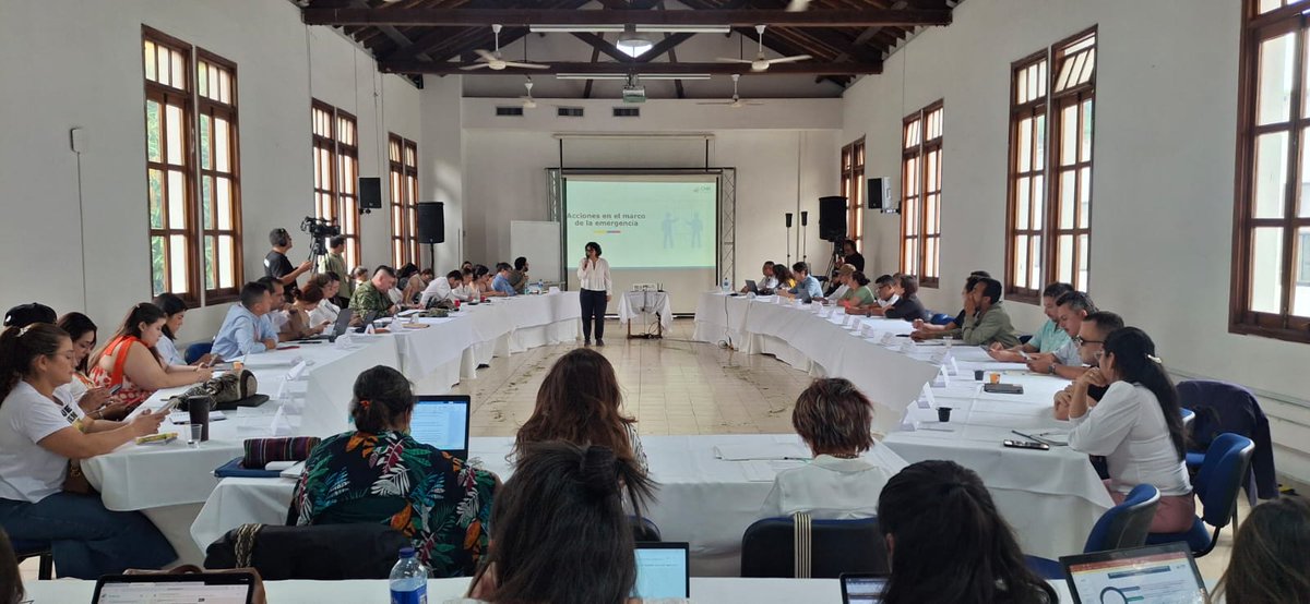 RadNalCo's tweet photo. 📍En Cúcuta se realiza la sesión 154 del Consejo Nacional de Reincorporación, con el Catatumbo como eje central. La agenda aborda los retos de seguridad y reincorporación que enfrentan los firmantes de paz en una de las regiones más complejas del país.

🔗https://t.co/ZWcRgh7T1V https://t.co/jRm4nmdUvF