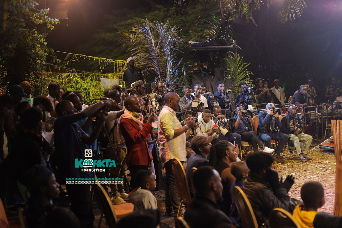 KBicepts's tweet photo. @karakta_Africa runway an evening of great art and culture infused with Karakta makeup Costume and hair.
@ENakaziba 
@maestrostudios
@TheAfrigo 
@Xensonart 
@RasKasozi 
@LatifMadoi https://t.co/uHICoU3UHN