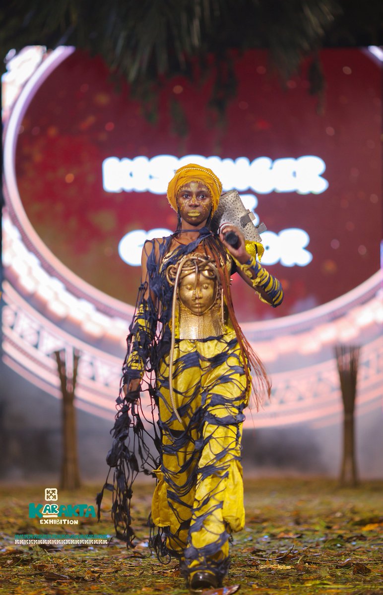 KBicepts's tweet photo. @karakta_Africa runway an evening of great art and culture infused with Karakta makeup Costume and hair.
@ENakaziba 
@maestrostudios
@TheAfrigo 
@Xensonart 
@RasKasozi 
@LatifMadoi https://t.co/uHICoU3UHN