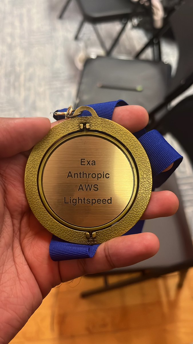 atemyipod's tweet photo. We won first place at @ExaAILabs ‘s Discovery Agent Hackathon by building an AI agent - Nebulo - that found a novel idea for ICML! 

We then validated this with some solid experimentation✨ 

Props to my awesome team @pochhi_nilay @Ruhitaj5 🎯 

You can request to use it🧵 👇 https://t.co/2CHMvP6sLX