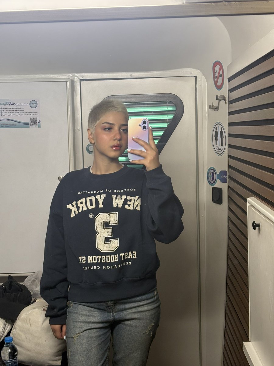 Rhle___'s tweet image. با موی کوتاه🌱