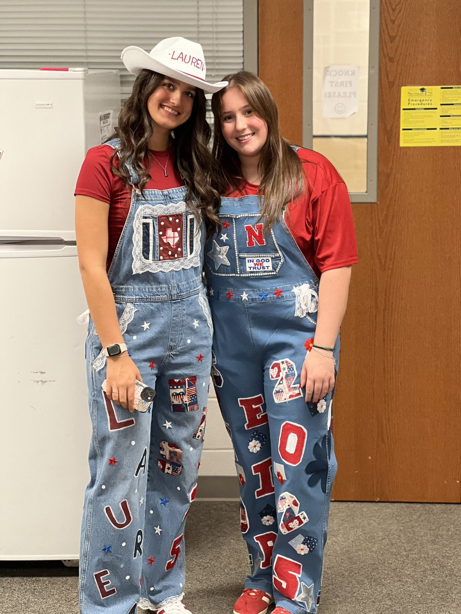 txn_vb's tweet image. Happy Graduation Day to these amazing ladies❤️🏐🤠 We are so proud of you and wish ya’ll nothing but the best! Go be GREAT!!! #OnceATexanAlwaysATexan #DAWG #PXP