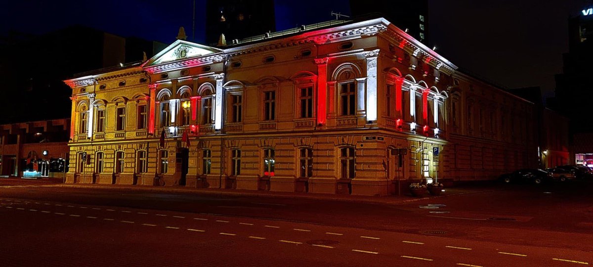 GeoEmbassyLT's tweet photo. 🇬🇪 On May 26, in celebration of Georgia’s Independence Day, the historic Klaipėda City Hall was illuminated in the colors of the Georgian flag.
#GeorgiaIndependenceDay #Klaipėda #GeorgiaLithuania 🇱🇹🤝🇬🇪 https://t.co/n1trGVUKlx