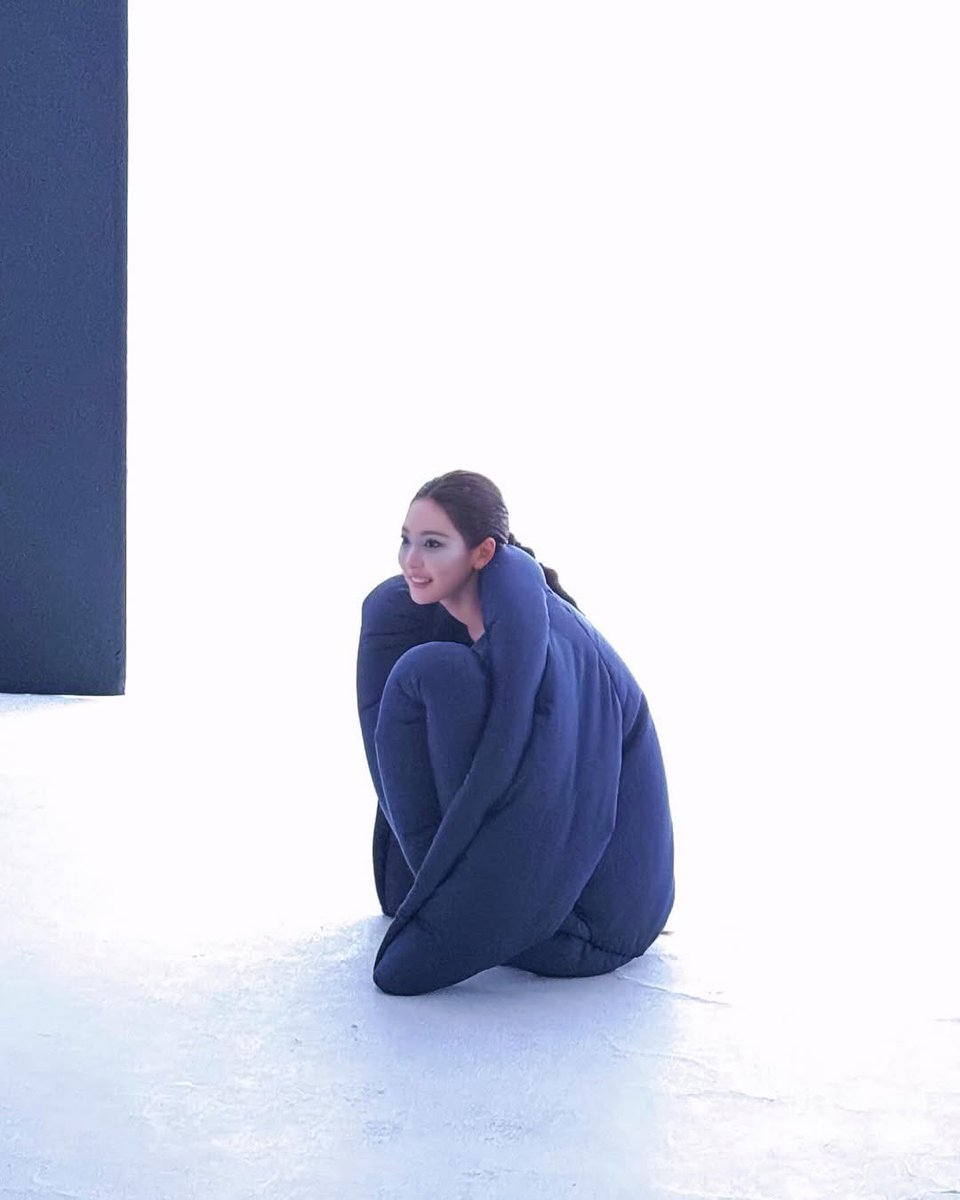 𝗔𝗿𝗮𝗯𝗲𝗹, 𝗕𝗲𝗹𝗹 Blanc. tweet media