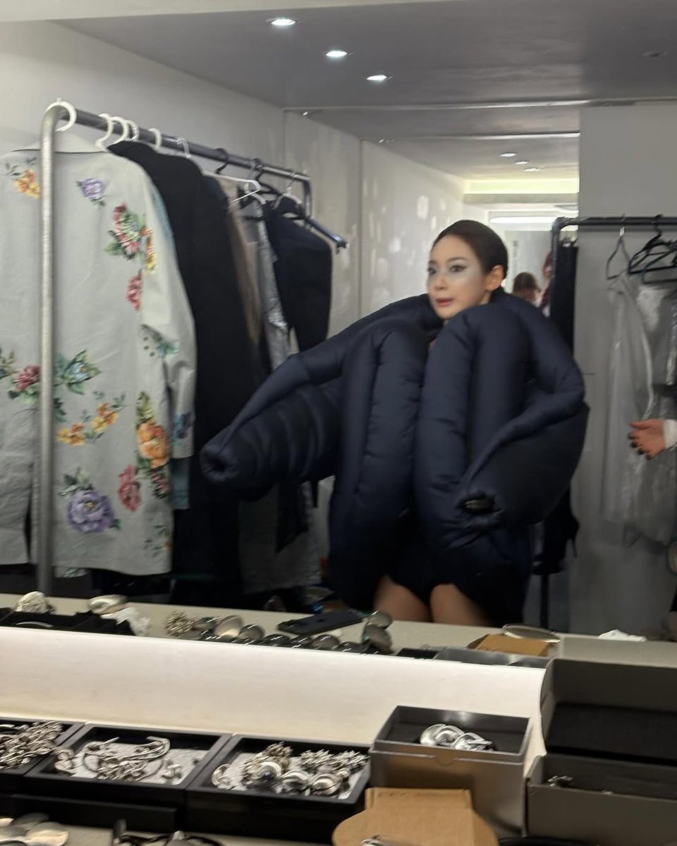 𝗔𝗿𝗮𝗯𝗲𝗹, 𝗕𝗲𝗹𝗹 Blanc. tweet media