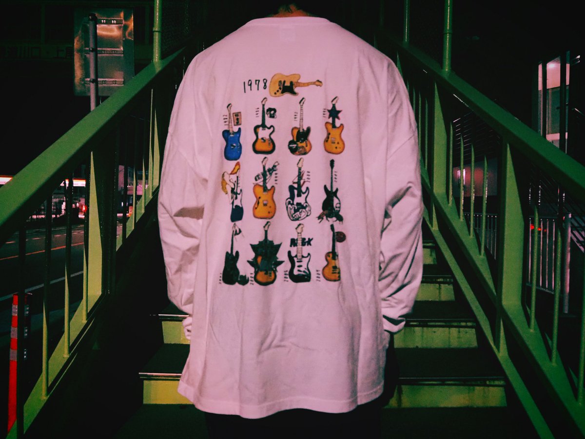 MusicBohbo's tweet photo. 【つくりました】

ようやく完成

歴代のギターたちを描いた

ビッグシルエットTシャツ
カラーとモノクロ

今回のツアーで皆さんに着ていただくことは叶いませんでしたが、きたる桑田さんソロ活動の時には皆さんにも着ていただけたら嬉しいです☺️

#サザンオールスターズ #THANKYOUSOMACH 
#桑田佳祐 https://t.co/91rxKNDT1C