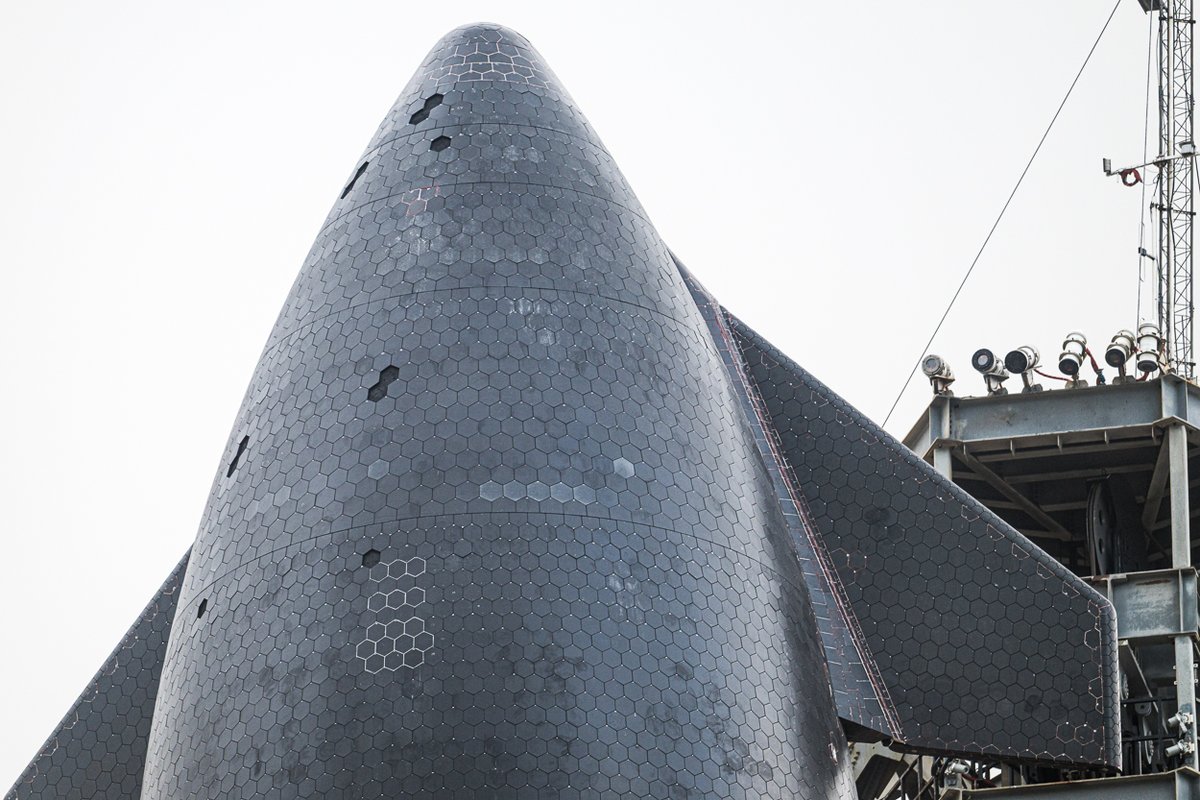 johnkrausphotos's tweet image. Ship 35. Lots of heatshield experiments for this one.