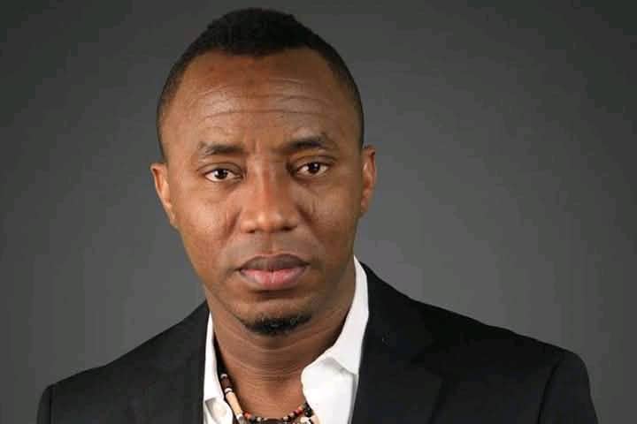 kure_sunda33838's tweet photo. The fearless man that is coming to lead Nigeria very well Yele sowore is the name AAC is the party come let's join hands together to make it happen https://t.co/fhyXg994VR