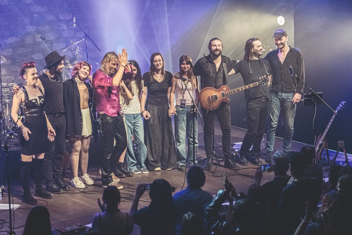 GDP's tweet image. Retour sur le concert survolté d'@ElecPyramid au Café De la Danse.
La musique d'Electric Pyramid, ne s’explique pas elle s‘écoute, c’est une alchimie qui surgit comme par magie.
Album LION dans les bacs.
📷 : GregH Photographer